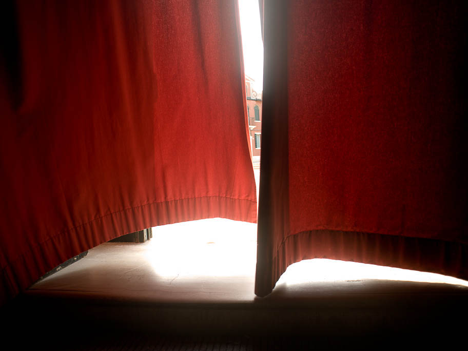 RED CURTAIN